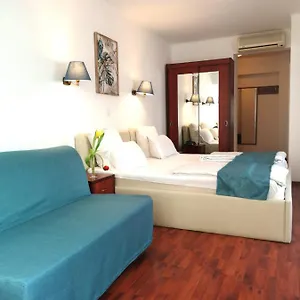 4* Hotel Atrium Center